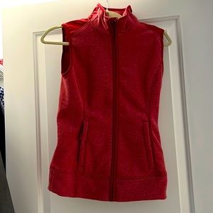 Cutter & buck womens golf vest red fleece brand new GOLF